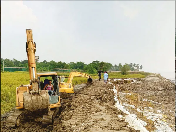 ভাঙনে নামখানার একটি গোটা মৌজার অস্তিত্বই এখন সঙ্কটে