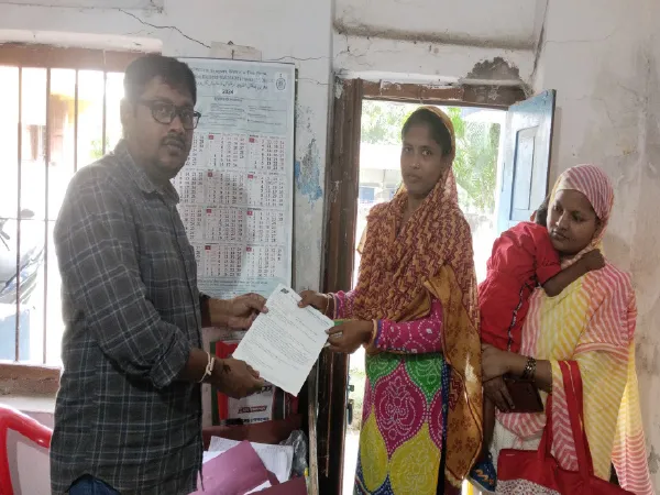 চাঁচলে ৪৫০ জনকে দেড় কোটি টাকা ঋণ, ভিনরাজ্যে কাজ ছেড়ে ফেরার পর স্বনির্ভর হচ্ছেন যুবক যুবতীরা