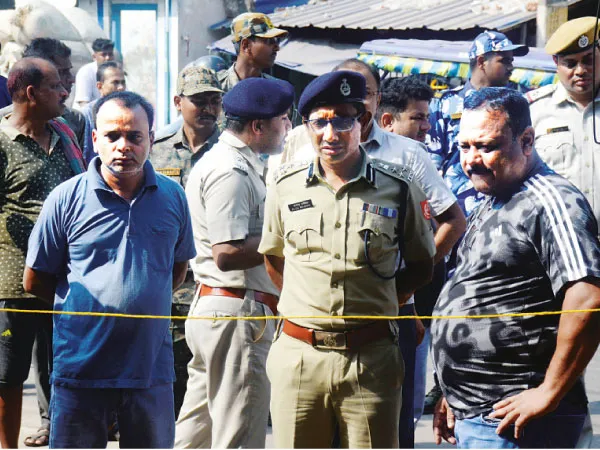 প্রকাশ্যে দুষ্কৃতীদের গুলি, ঝাঁঝরা তৃণমূল নেতা,&nbsp;জগদ্দলের ঘটনায় ধৃত ১