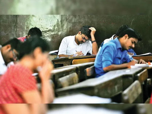 পিএসসি&rsquo;র ক্লার্কশিপ পরীক্ষার জন্য স্পেশাল ট্রেন ও মেট্রো