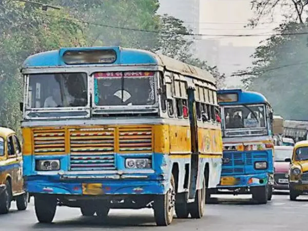 বাসের রেষারেষি রুখতে কমিশন প্রথা তুলে দিচ্ছে রাজ্য