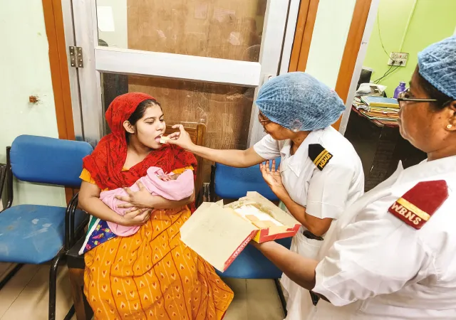 ৮০০ গ্রাম ওজনের সদ্যোজাতকে সুস্থ করে বাড়ি ফেরাল বারাসত হাসপাতাল