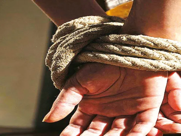 হাঁসখালিতে সাট্টার ঠেক ভাঙল পুলিস, ধৃত ৫