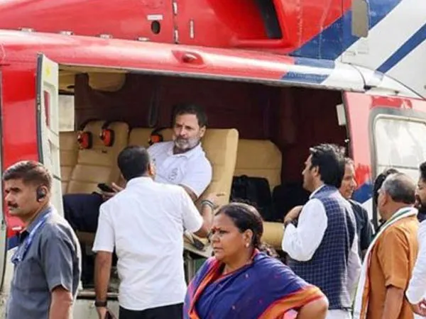 ঝাড়খণ্ডে দু&rsquo;ঘণ্টা আটকে রইলেন রাহুল