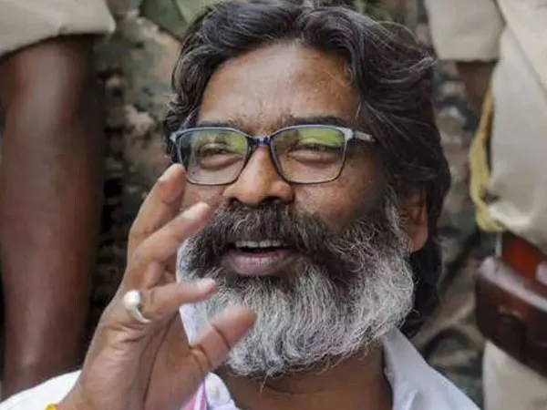 হেমন্তর উন্নয়নে সন্তুষ্ট জনতা, মারান্ডির ভোট প্রচারের অস্ত্র দুবাইয়ে টাকা পাচার