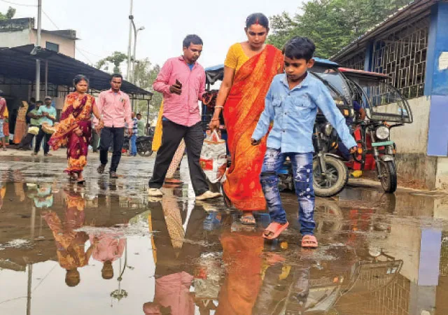 রায়গঞ্জ মেডিক্যালে জল জমায় ভোগান্তি