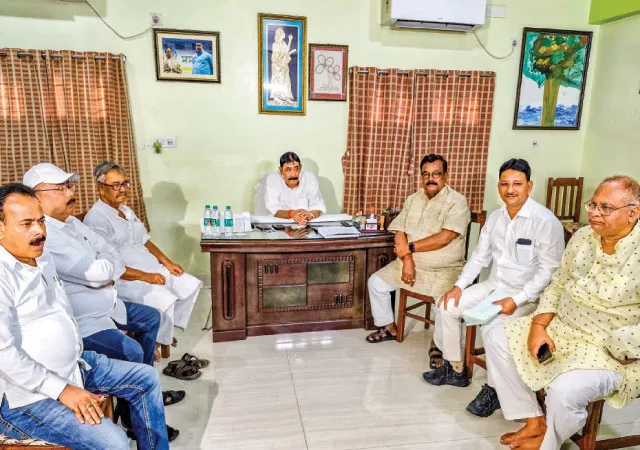 থামল কেষ্ট ও কাজলের ঠান্ডা লড়াই, কোর কমিটিতে অনুব্রত