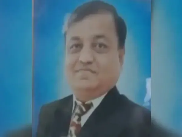 শেষকৃত্যের পর আয়োজিত স্মরণসভায় হেঁটে এলেন &lsquo;মৃত&rsquo; যুবক! গুজরাতে হুলস্থূলকাণ্ড