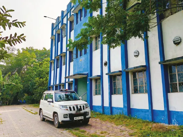 কলেজের একাংশ পুলিসের&nbsp; দখলে, কোর্স চালুতে সমস্যা