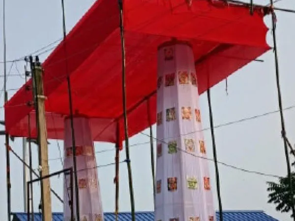ত্রিদেবের বাজারে জোড়া রাসচক্র, শুরু হল মেলা