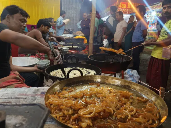 রাসমেলার প্রথম দিনেই রেকর্ড গড়ল ভেটাগুড়ির জিলিপি, বিক্রি ৭০০ কেজি