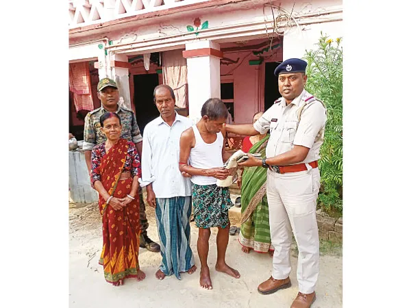 চব্বিশ বছর পর ফিরিয়ে এনেও ভাইয়ের চিকিৎসা খরচ নিয়ে চিন্তা পাইন দম্পতির