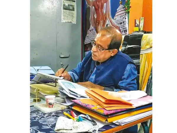 এক মহিলা সহ পাঁচজনের বিরুদ্ধে আত্মহত্যায় প্ররোচনার অভিযোগ