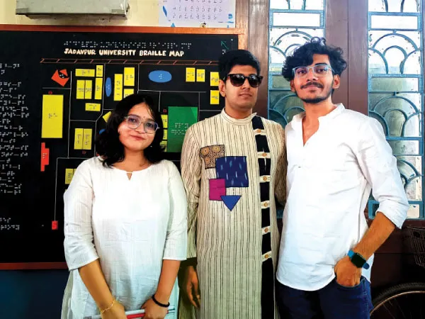 বিশ্বে প্রথম, যাদবপুর বিশ্ববিদ্যালয় ক্যাম্পাসের ব্রেইল ম্যাপ তৈরি করে তাক লাগালেন ২ পড়ুয়া