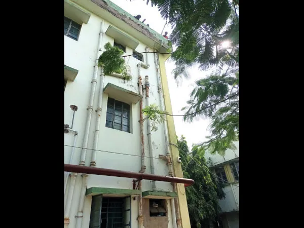 হাসপাতালের ছাদ থেকেই মরণঝাঁপ রোগীর, উঠল গাফিলতির অভিযোগ