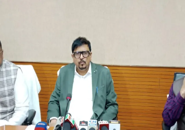 উত্তরবঙ্গে আরও দমকল কেন্দ্র করা হবে: সুজিত বসু