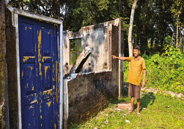 গজরাজের রোষানল থেকে ফিরে পুনর্জন্ম সোনমের