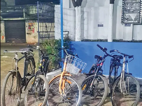 &lsquo;ছেলের শরীর খারাপ&rsquo;, অজুহাতে চুরির সাইকেল বিক্রি করতে গিয়ে ধৃত যুবক