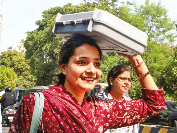 মহারাষ্ট্রে লড়াই &lsquo;পাওয়ার প্রেস্টিজের&rsquo;,&nbsp;ঝাড়খণ্ডের ভোটেও আজ উগ্র হিন্দুত্বের অগ্নিপরীক্ষা