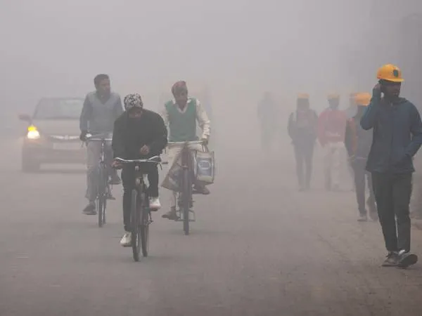 কলকাতায় পারদ নামল ১৮ ডিগ্রিতে, শীতের আমেজে মজেছে তিলোত্তমা