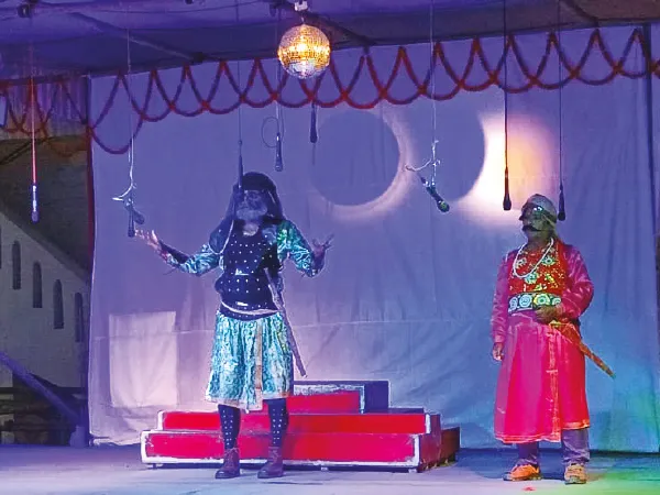 গভীর রাতেও জমজমাট কোচবিহার রাসমেলা, রাত জেগে যাত্রা দেখা, চলছে কেনাকাটা
