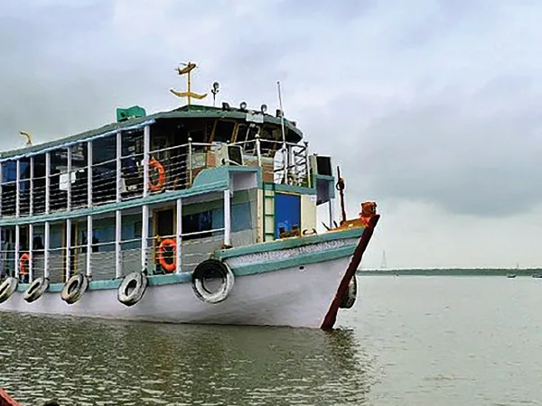 ঢেলে সাজছে জলপথ পরিবহণ, ৩০০ কোটি টাকা খরচে নামছে ১৩টি ই-ভেসেল