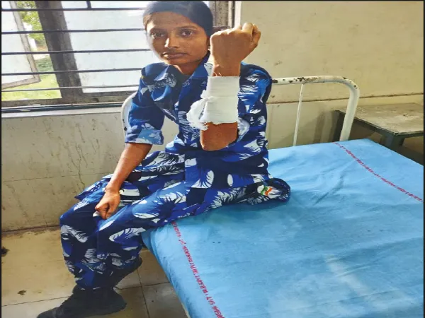 সরকারি কাজে বাধা দিয়ে আটক বিজেপি বিধায়ক সহ ১৪ জন