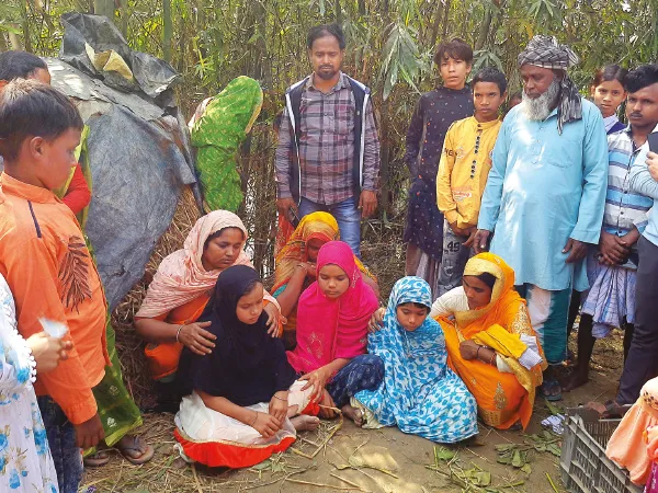 ইটাহারের বাজিতপুরে বধূর রহস্য মৃত্যু, খুনের অভিযোগ
&nbsp;