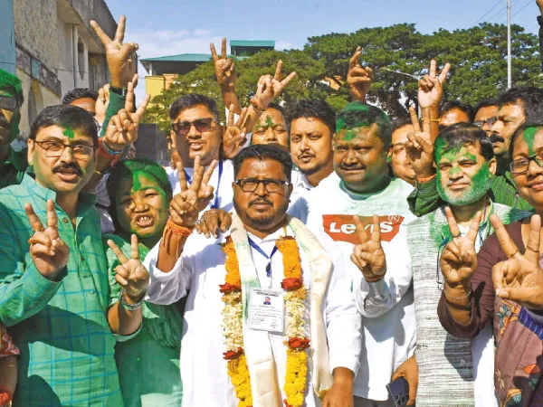 মনোজের ঔদ্ধত্য, বারলার বিদ্রোহেই ধুলিসাৎ বিজেপি,&nbsp;বিস্ফোরক জন
&nbsp;