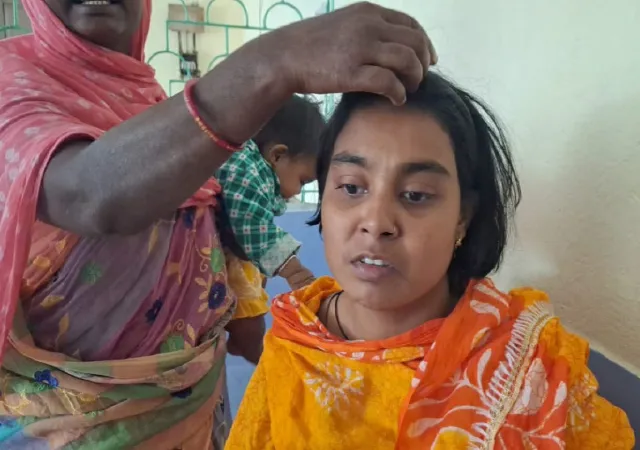 দু&rsquo;টি কন্যাসন্তান জন্মানোয় স্ত্রীর&nbsp;চুল কেটে মারধর ভগবানগোলায়