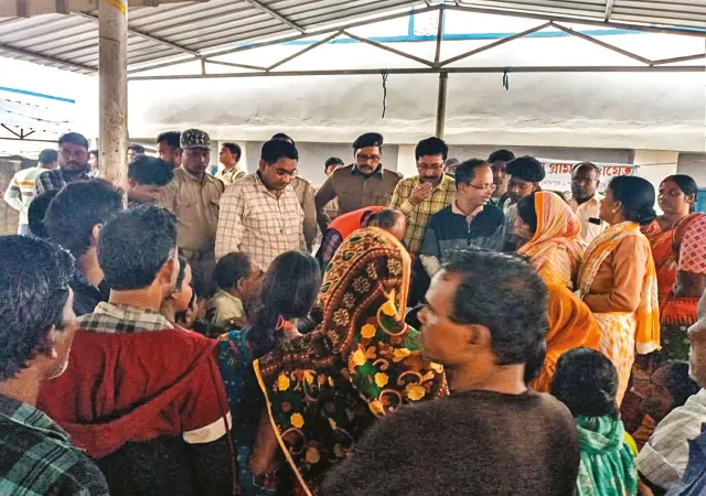 বেড়ো পঞ্চায়েতে আবাসের গ্রামসভা বাতিল, বিডিওকে ঘেরাও করে ক্ষোভ