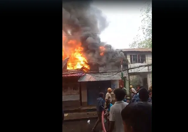 শহরে ফের বস্তিতে অগ্নিকাণ্ড, হতাহতের খবর নেই