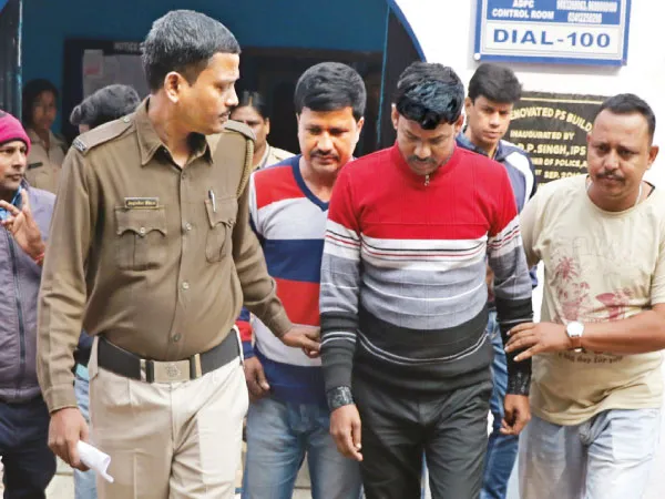 কুলটিতে অস্ত্রপাচারে ধৃত ২ জনই একাধিক খুন, ডাকাতিতেও যুক্ত&nbsp;