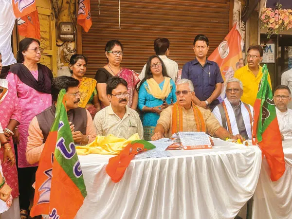 ভোটে হারতেই ক্ষোভে ফুঁসছে বিজেপির একাংশ,&nbsp;&lsquo;দিলীপ ঘোষকেই চাই&rsquo; &nbsp;পোস্ট ঘিরে শোরগোল