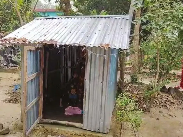 হাবড়ায় কালীমূর্তির সামনে তোয়ালে জড়ানো অবস্থায় উদ্ধার সদ্যোজাত