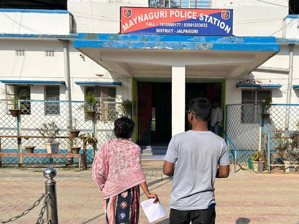 বাড়ি বিক্রি করে দ্বিতীয় বিয়ে করতে চায় স্বামী,&nbsp;বাধা দিতে গিয়ে আক্রান্ত স্ত্রী