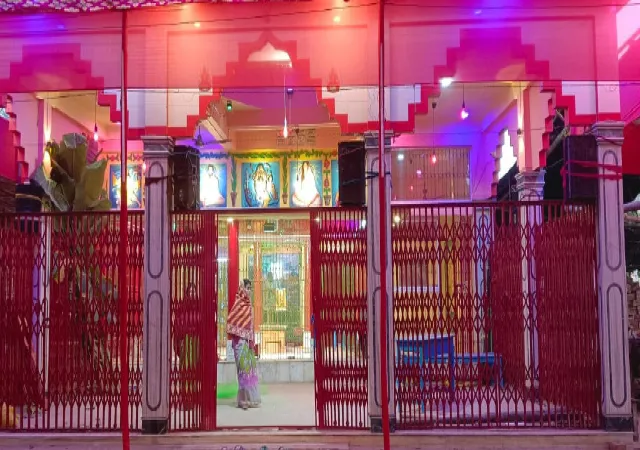মথুরাপুরে ৩০০ বছরের পুরনো রক্ষাকালী পুজোর প্রস্তুতি তুঙ্গে