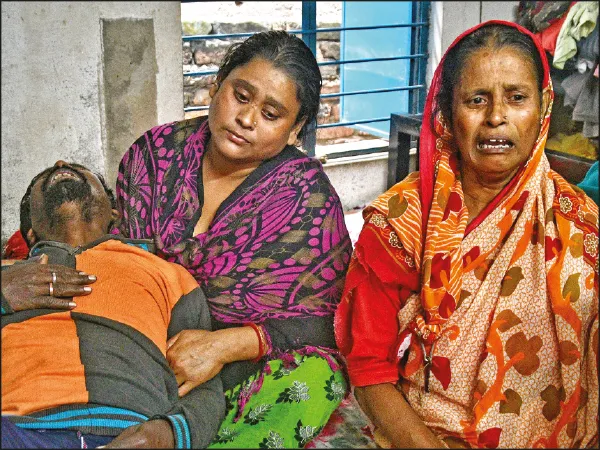 লরির চাকায় পিষ্ট নাবালিকা, তপ্ত কৃষ্ণনগর শহর