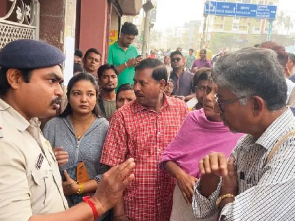 মহেশতলার ব্যাঙ্ক থেকে লোপাট ৭৫ লক্ষ টাকা, সর্ষের মধ্যেই ভূত! সন্দেহ পুলিসের