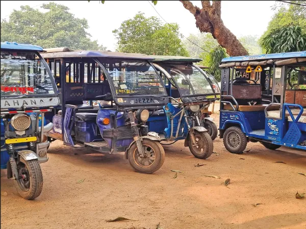 বাঁকুড়ায় শতাধিক টোটো আটক