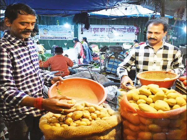 টাস্কফোর্সের অভিযান সার, আলু অগ্নিমূল্যই