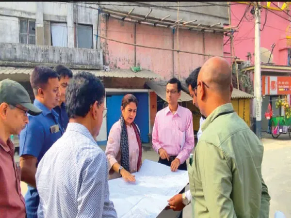 কোথায় হবে মুড়িগঙ্গা নদীর সেতু, ম্যাপ হাতে নিয়ে এলাকা পরিদর্শনে পূর্তসচিব