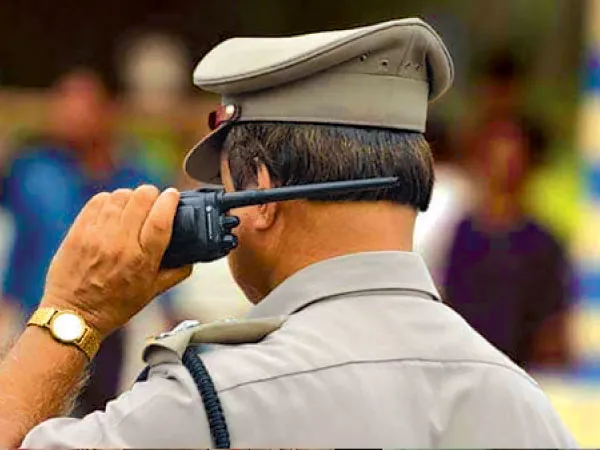 &lsquo;বেলুন নয়, চাবুকের মতো চেহারা চাই&rsquo;,&nbsp;গাড়ি ছেড়ে মাঠে নেমে রোজ ১০ হাজার পা হাঁটবে পুলিস