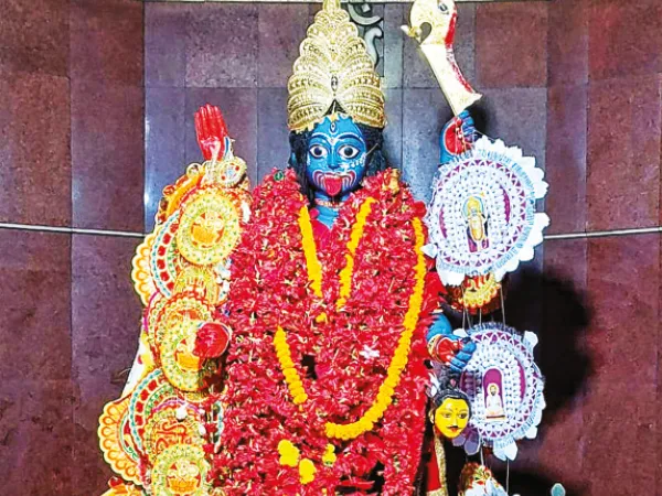 দুর্গাপুরে ভিড়িঙ্গি শ্মশানকালীর পুজোর প্রস্তুতি তুঙ্গে