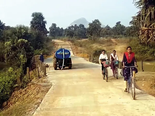 বলরামপুরের প্রত্যন্ত গ্রামে স্বাধীনতার পর প্রথম ঢালাই রাস্তা&nbsp;