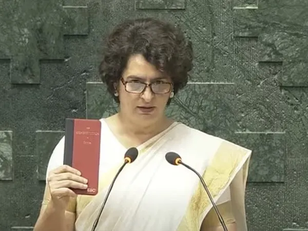 সাংসদ হিসেবে শপথ নিলেন প্রিয়াঙ্কা গান্ধী, উপস্থিত মল্লিকার্জুন খাড়্গে সহ অন্যান্য কংগ্রেস নেতারা