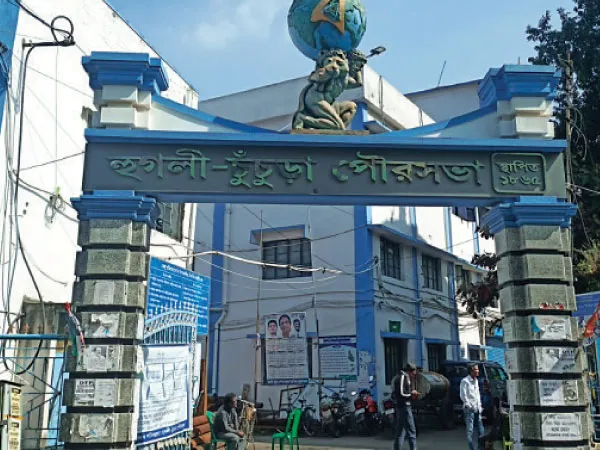 বকেয়া ভাতা নিয়ে ফের চুঁচুড়া পুরসভায় বিক্ষোভ