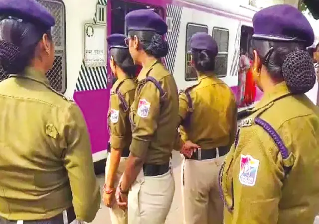 মহিলা কামরায় রোমিওদের দাপাদাপি, গ্রেপ্তার ৯৪ জন