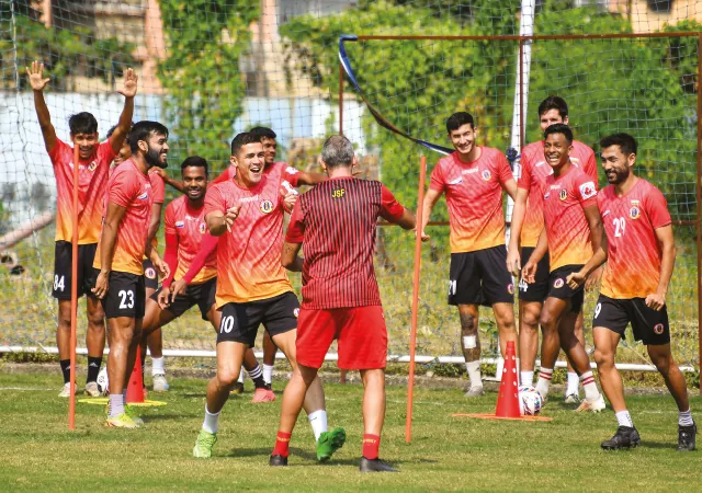 ব্রুজোঁর অস্ত্র আক্রমণাত্মক ফুটবল