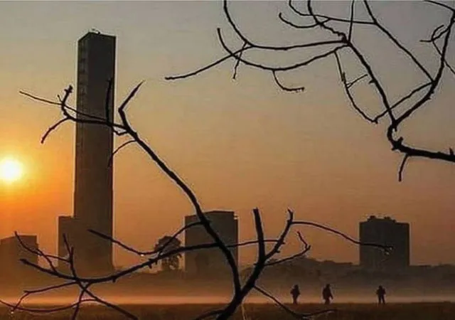 পূবালি বাতাসের জেরে শহরে শীতের আমেজে ভাটা